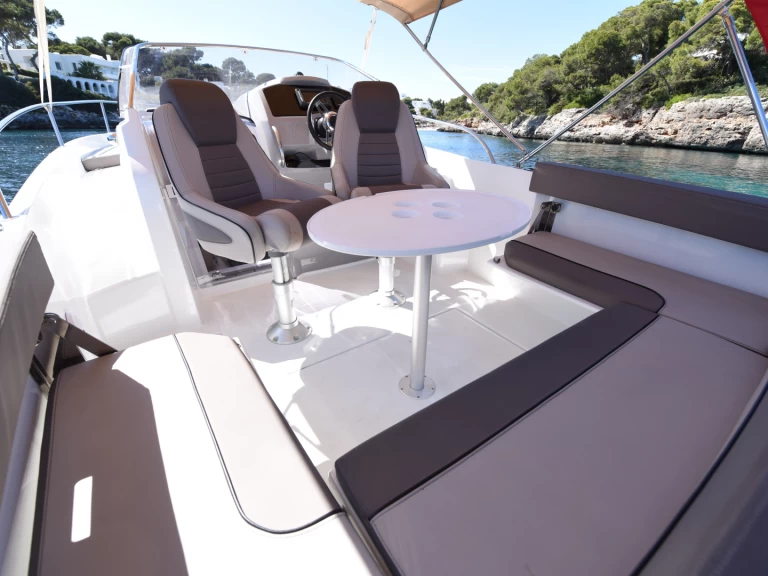 Huur een Jeanneau Cap Camarat 7.5 WA Serie 2 in Cala d'Or