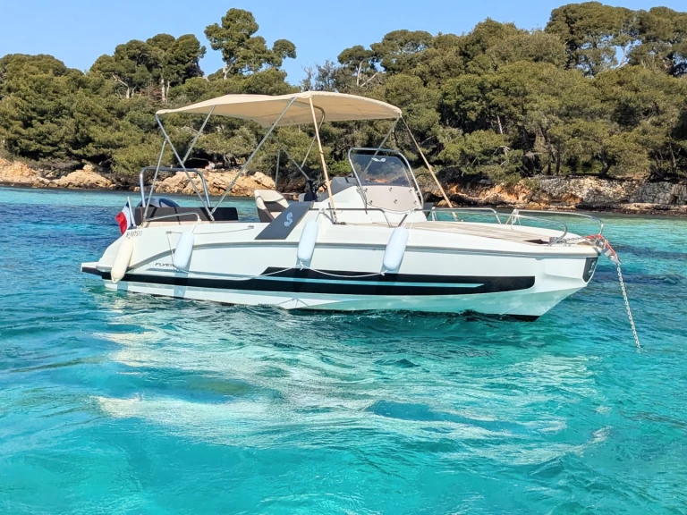 Verhuur Motorboot Bénéteau met vaarbewijs