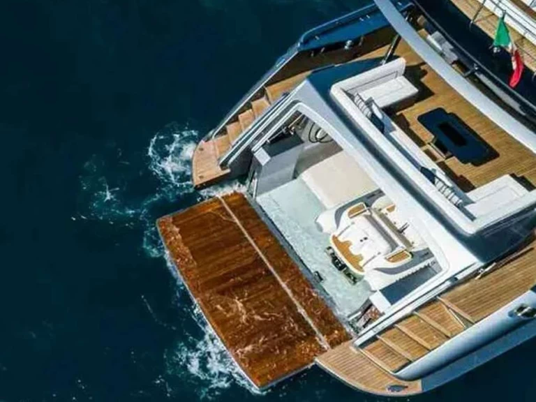 Bootverhuur Antibes goedkoop BELLA DONNA