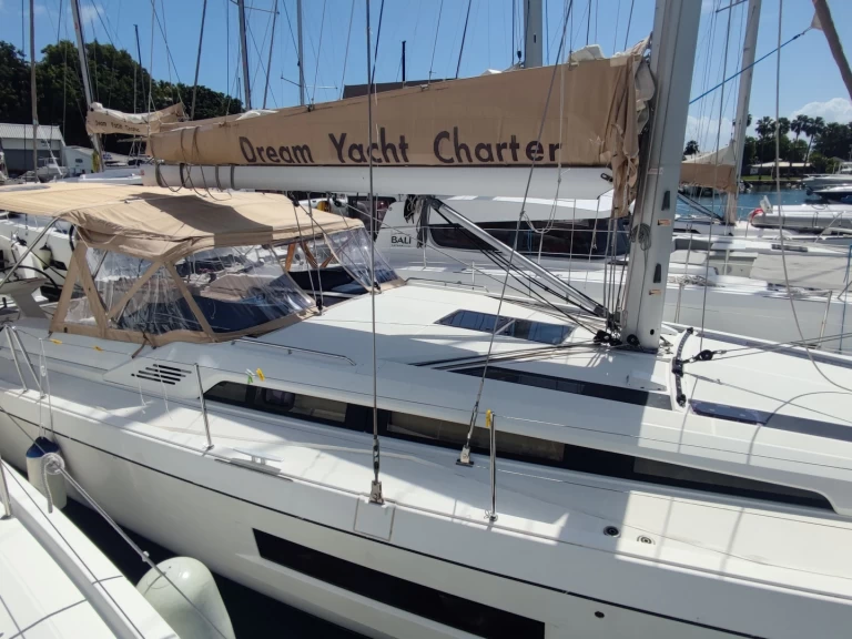 Jachthuur in Le Marin - Bénéteau Oceanis 51.1 via SamBoat