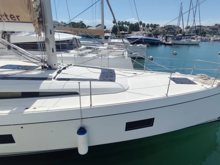 Bootverhuur Le Marin goedkoop Oceanis 51.1