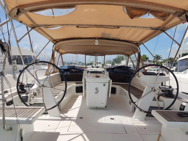 Bootverhuur Bénéteau Oceanis 51.1 in Le Marin via SamBoat