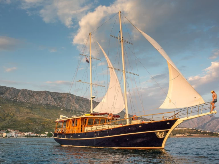 Zeilboot te huur in Split voor de beste prijs
