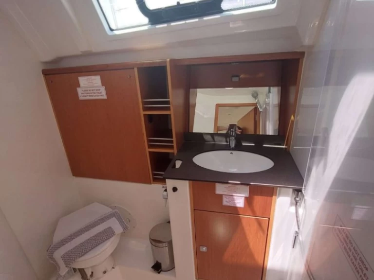 Bavaria Cruiser 41 te huur van particulier of professional in Gouviá