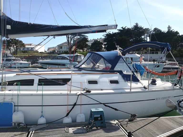 Jeanneau Sun Odyssey 37 te huur van particulier of professional in Saint-Gilles-Croix-de-Vie