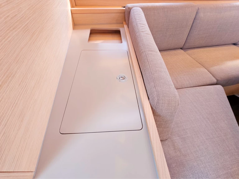 Huur een Dufour Dufour 44 in Kaštel Gomilica