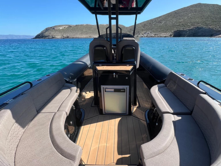 Bootverhuur Fost Matrix 32 in Serifos via SamBoat