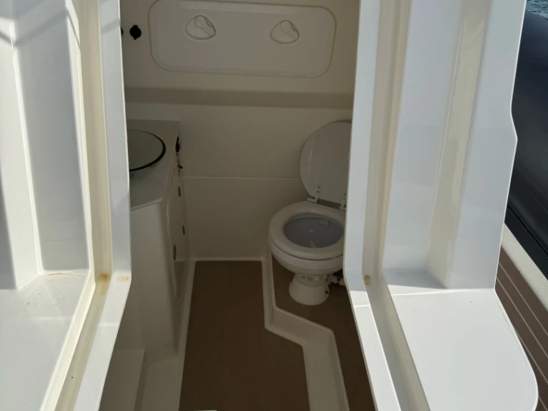 Bootverhuur Mandelieu-la-Napoule goedkoop Tempest 900