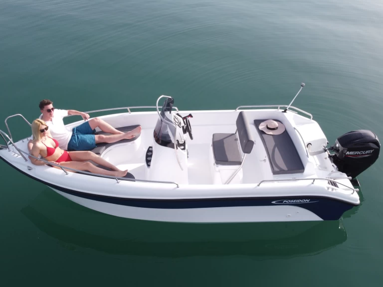 Bootverhuur Kalamata Port goedkoop Blue Water 170