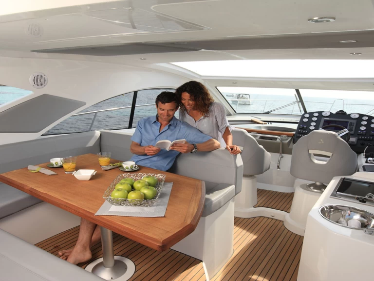 Bootverhuur Bénéteau Monte Carlo 42 in Juan-les-Pins via SamBoat