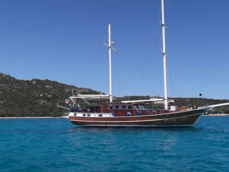 Bootverhuur Custom Gulet-Motor Sailor Caicco in Olbia via SamBoat