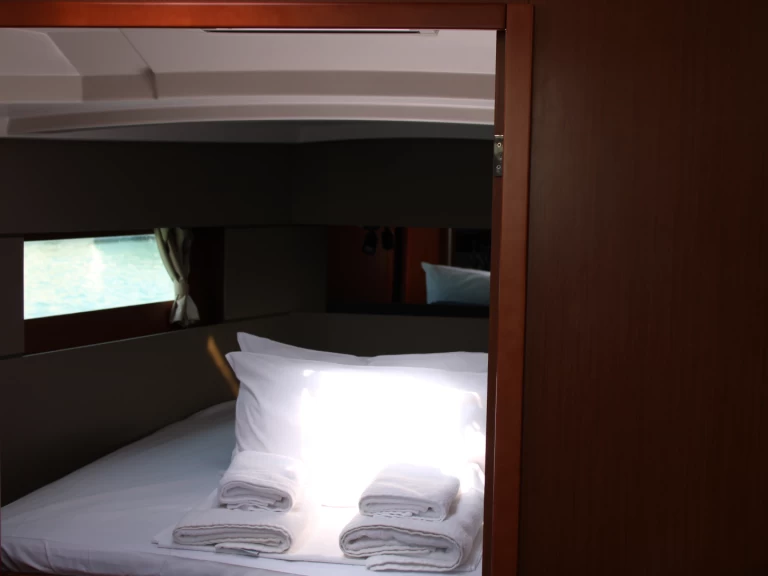 Bootverhuur Bénéteau Oceanis 38.1 in Lávrio via SamBoat