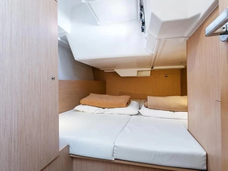 Bénéteau Oceanis 38 te huur van particulier of professional in Empuriabrava