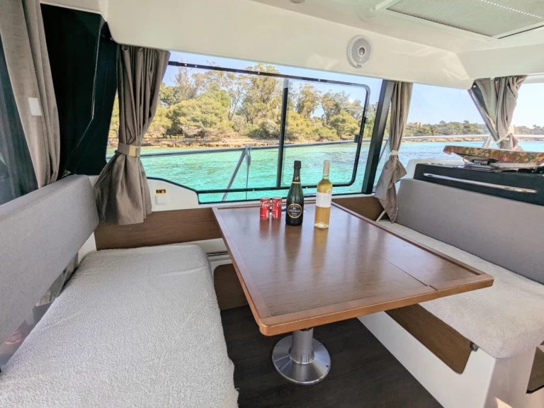 Bootverhuur Cannes goedkoop Merry Fisher 1095