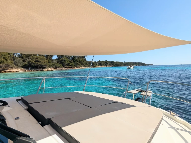 Verhuur Motorboot in Cannes - Jeanneau Merry Fisher 1095