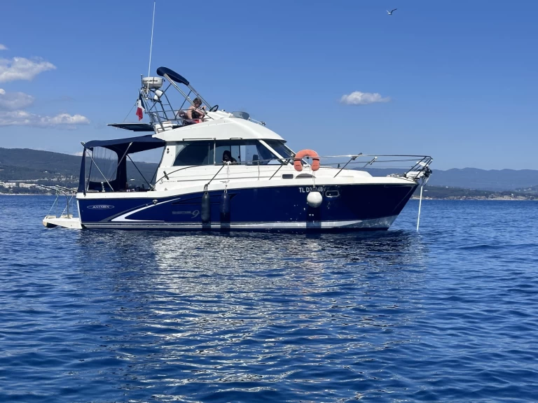 Bootverhuur La Ciotat goedkoop Antares Serie 9 Fly