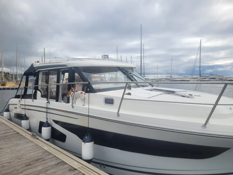 Jeanneau Merry Fisher 1095 te huur van particulier of professional in Saint-Florent