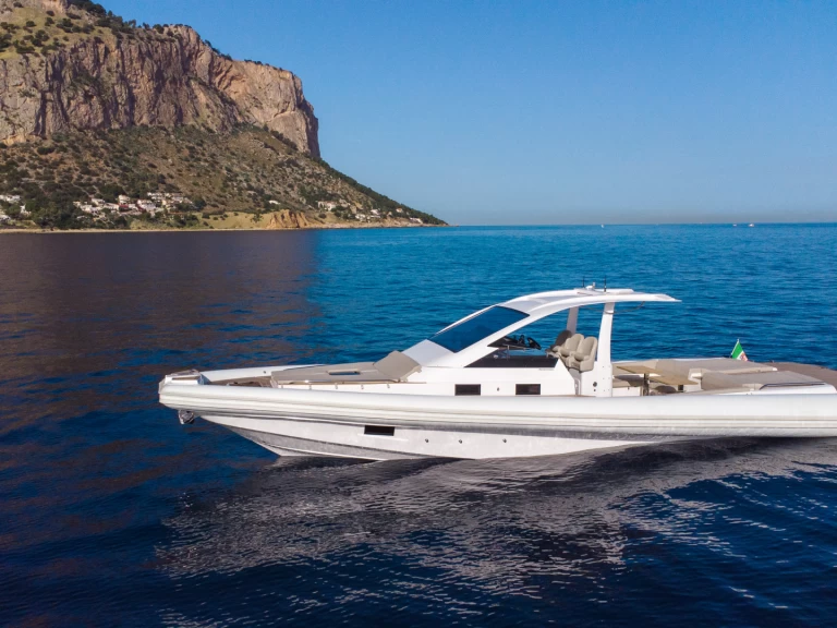 Huur RIB met of zonder schipper Magazzu in Lipari