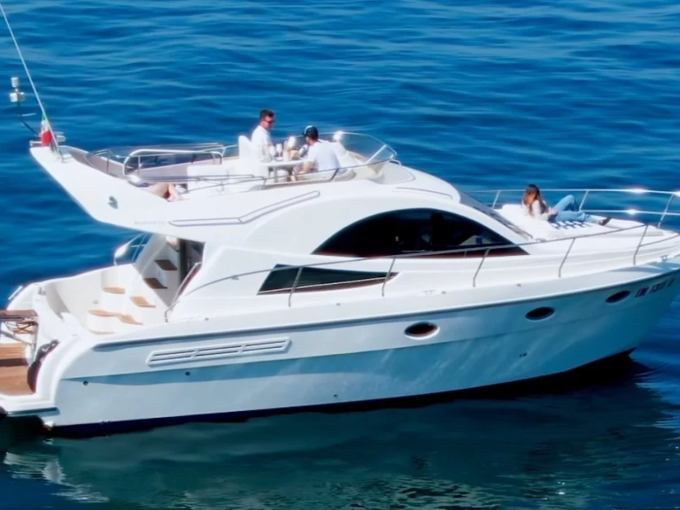 Motorboot te huur in Capri Port voor de beste prijs