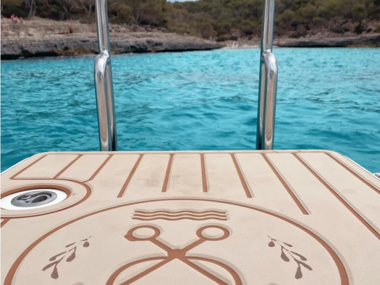 Catamaran te huur in Cala d'Or voor de beste prijs