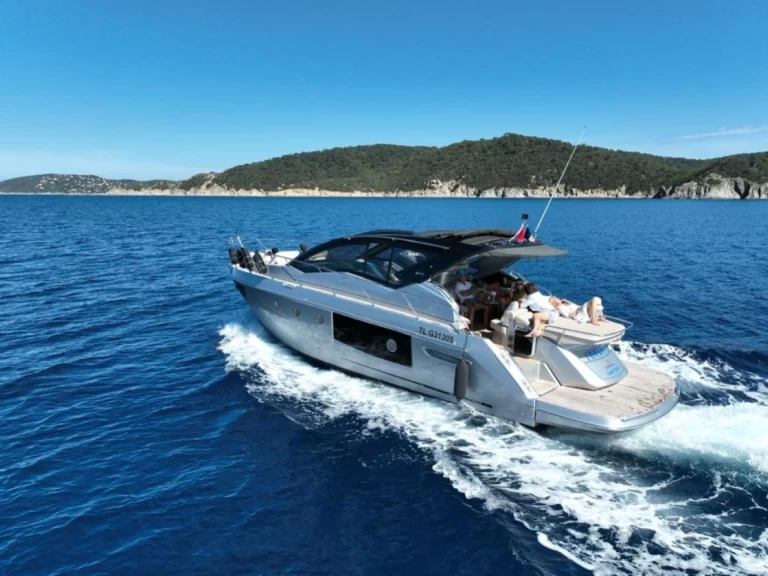 Verhuur Motorboot in Saint-Tropez - Cranchi M 44 Hard Top