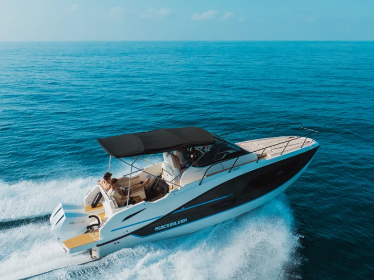 Huur een Quicksilver Activ 875 Sundeck in Mahón
