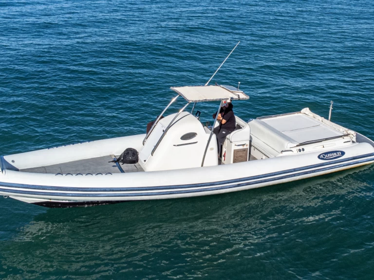 Huur een Nautica Led 33 gs in Terracina