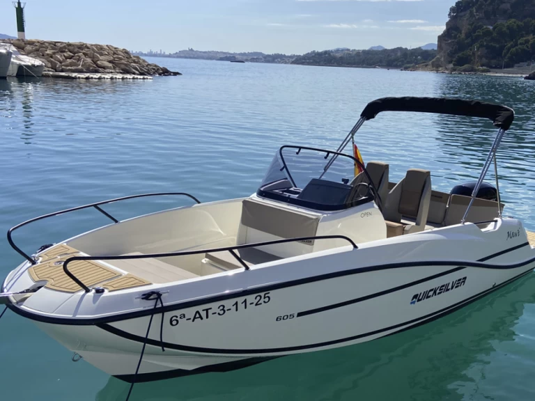 Motorboot te huur in Marina Greenwich voor de beste prijs