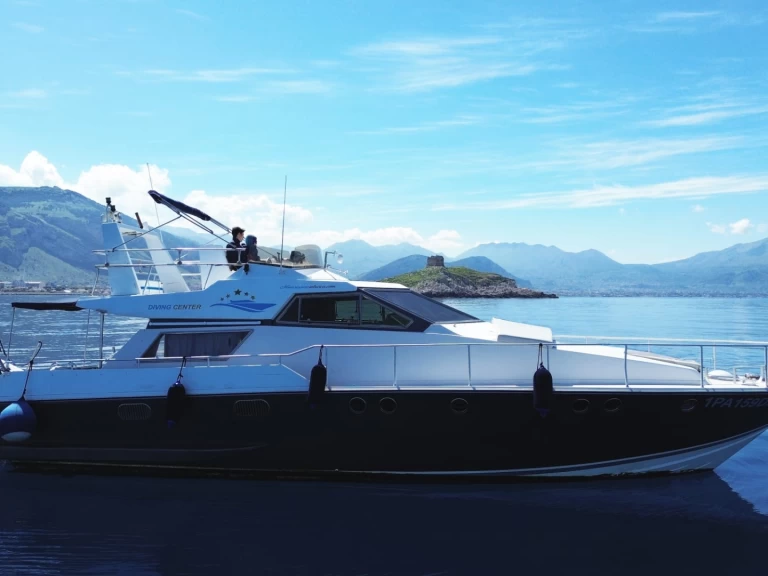 Huur een River Craft 45 Fly  in Palermo