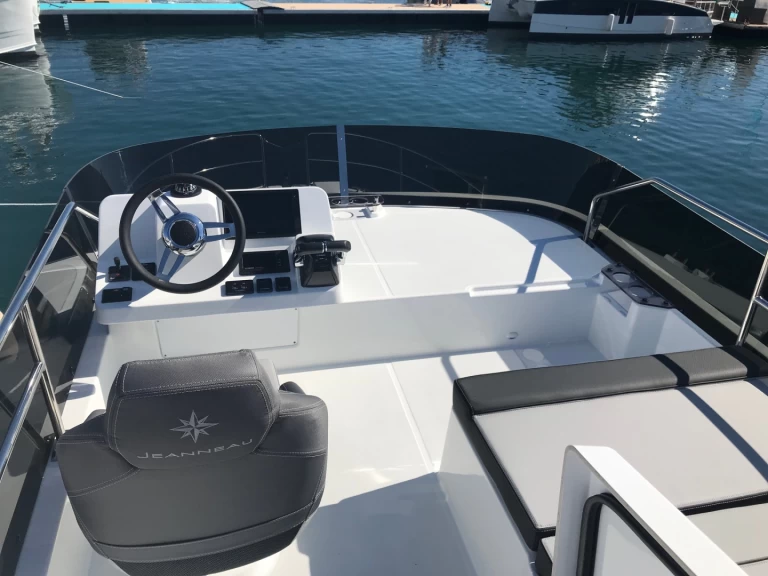 Bootverhuur Jeanneau Merry Fisher 1095 Fly in Zadar via SamBoat