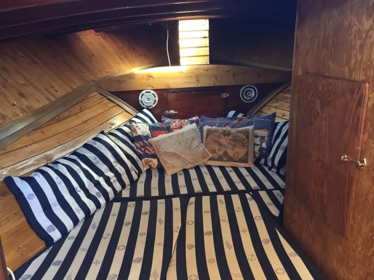 Verhuur Motorboot Gozzo met vaarbewijs