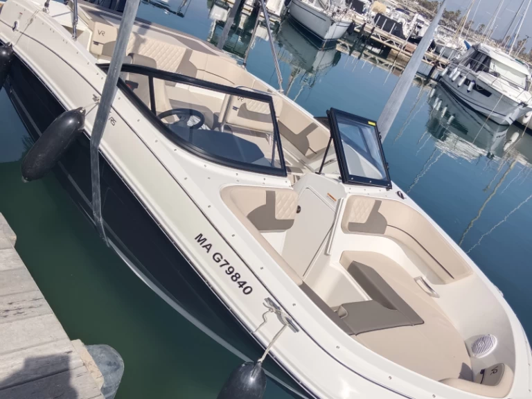 Jachthuur in Port Fréjus - Bayliner VR5 OB via SamBoat