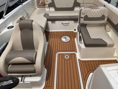 Huur een Bayliner VR5 OB in Port Fréjus