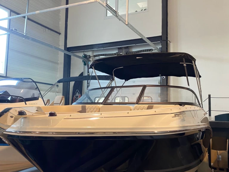 Verhuur Motorboot in Port Fréjus - Bayliner VR5 OB