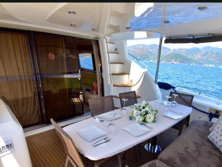Bootverhuur Sunseeker Manhattan 74 in Göcek via SamBoat