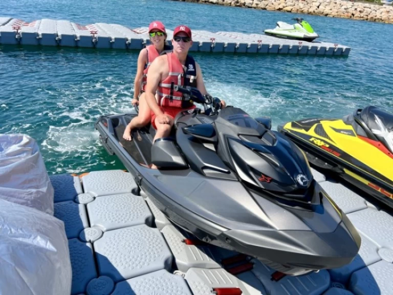 Sea-Doo RXT X 325 rs te huur van particulier of professional in Fréjus