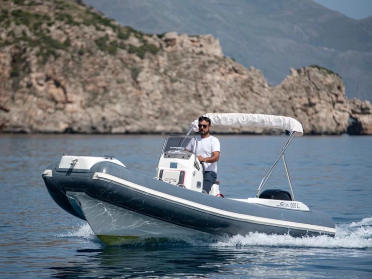Verhuur RIB Trimarchi met vaarbewijs