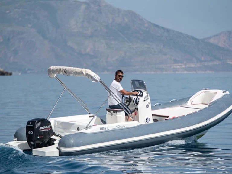 Huur RIB met of zonder schipper Trimarchi in Castellammare del Golfo