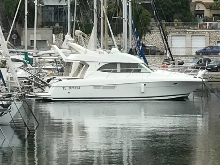 Jeanneau Prestige 36 Fly te huur van particulier of professional in Marseille
