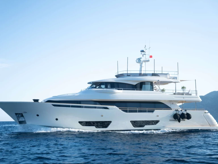 Huur een Custom Line MILENA in Tivat