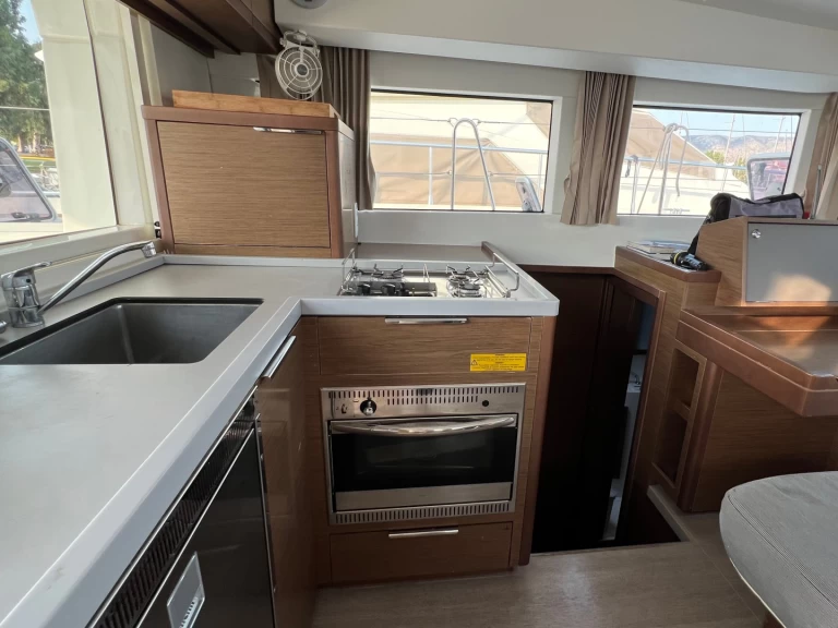 Catamaran te huur in Álimos voor de beste prijs