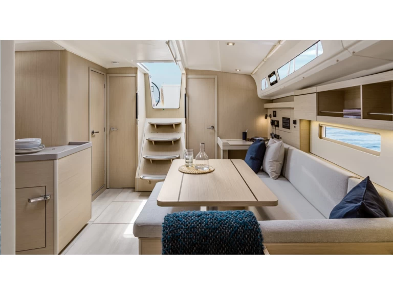 Bénéteau Oceanis 40.1 te huur van particulier of professional in Olbia