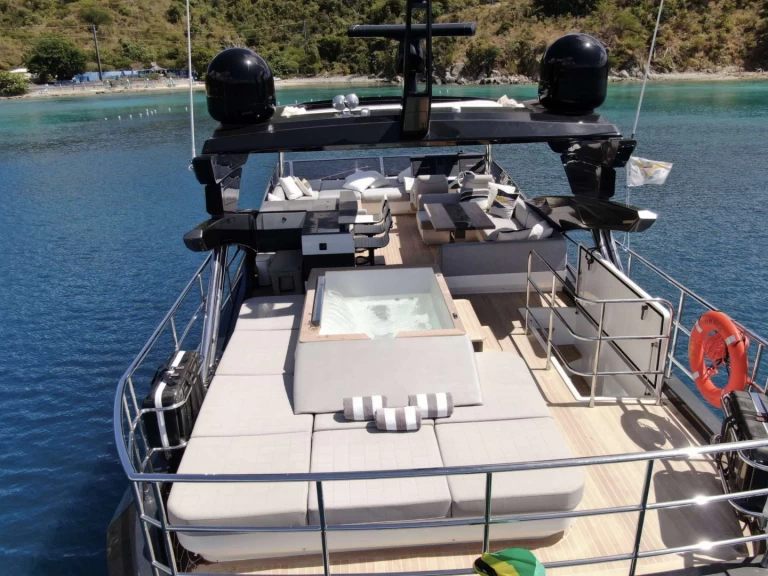 Not Available Omnia te huur van particulier of professional in Provence-Alpes-Côte d'Azur