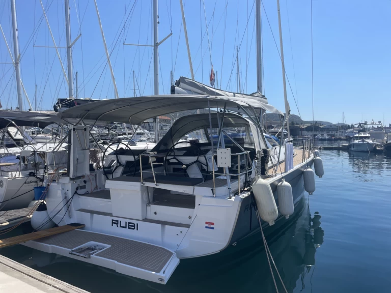 Huur Zeilboot met of zonder schipper Hanse in Šibenik
