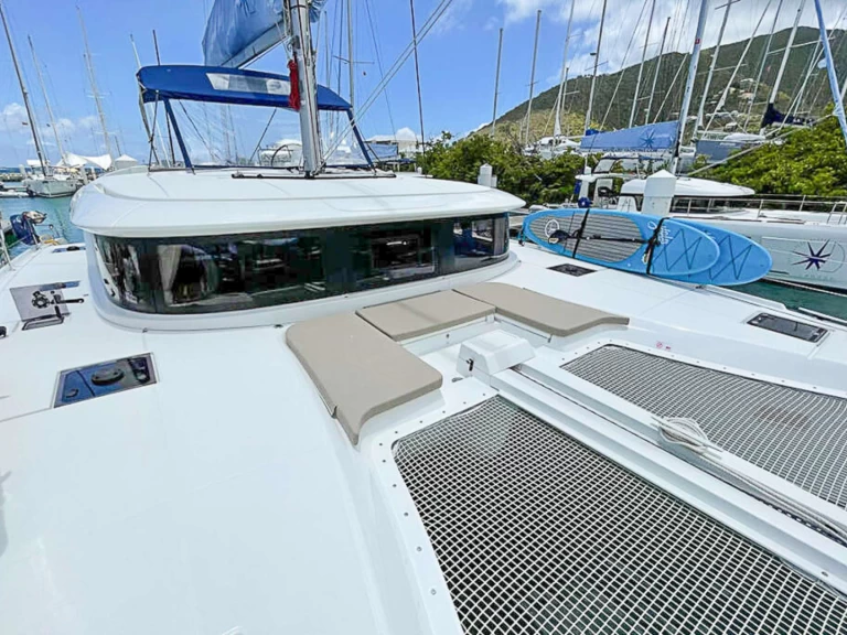 Bootverhuur Lagoon OCEANS 8 in Britse Maagden Eilanden via SamBoat