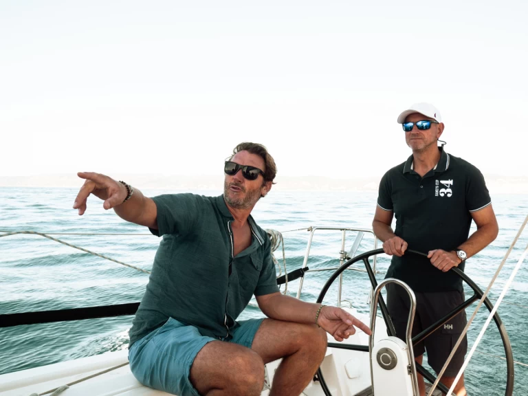 Huur Zeilboot met of zonder schipper Bénéteau in Marseille