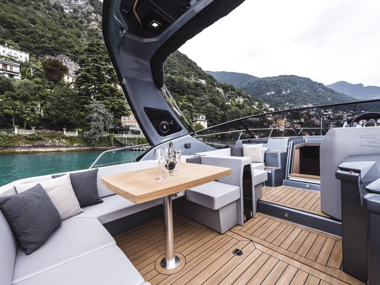 Huur een Cranchi Z 35 in Taormina