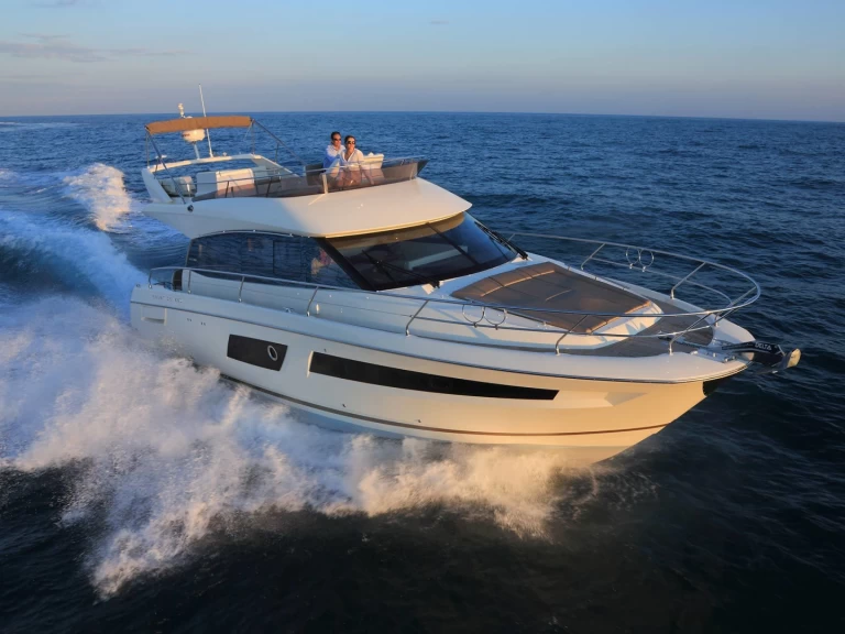 Bootverhuur Prestige Jeanneau 450 Fly in Taormina via SamBoat
