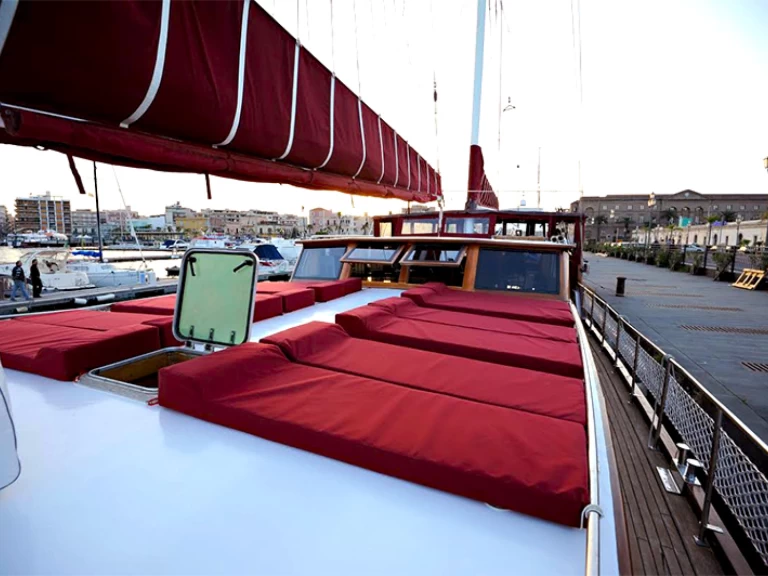 Zeilboot te huur in Milazzo voor de beste prijs