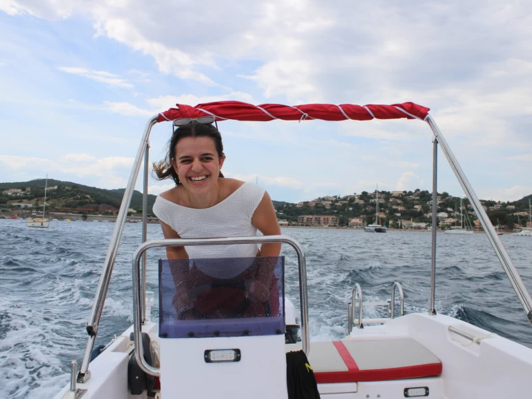 Motorboot te huur in Agay voor de beste prijs